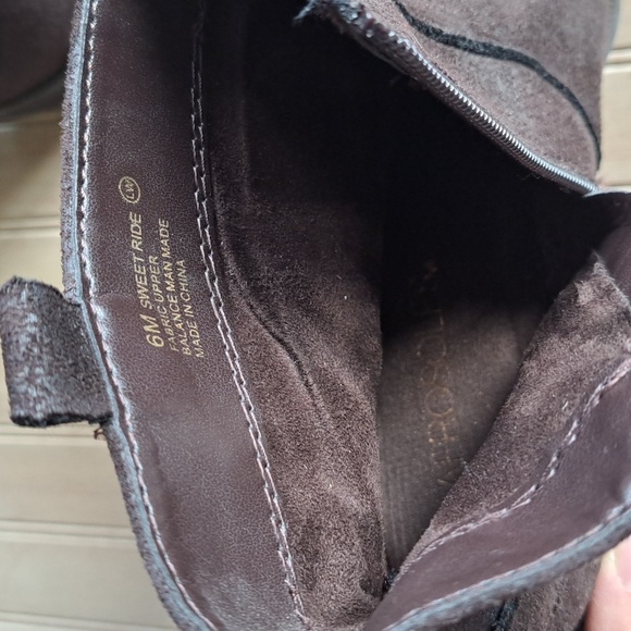 Aerosoles Sweet Ride Women's Brown Faux Suede Harness Side Chelsea Ankle Boots. - Picture 7 of 9